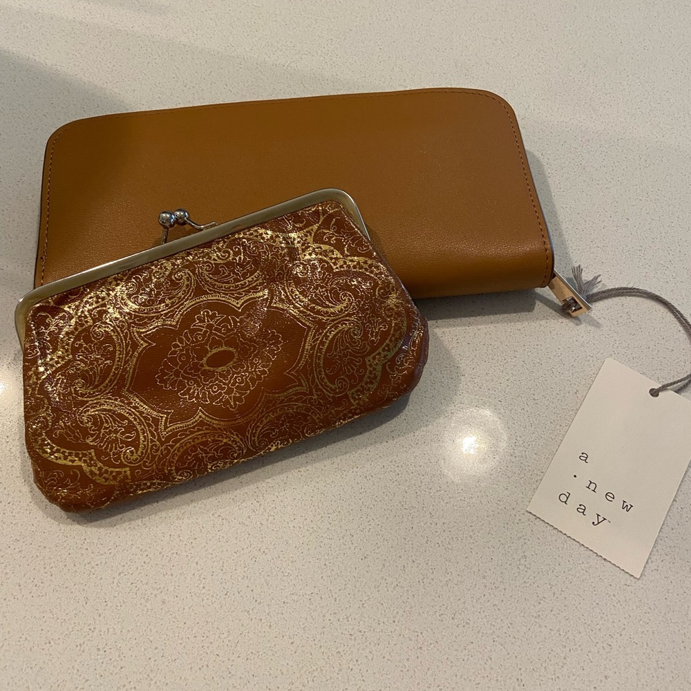 Two wallets, bundle deal - Picture 1 of 3